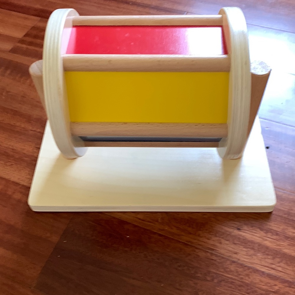 Montessori Spinning rainbow drum